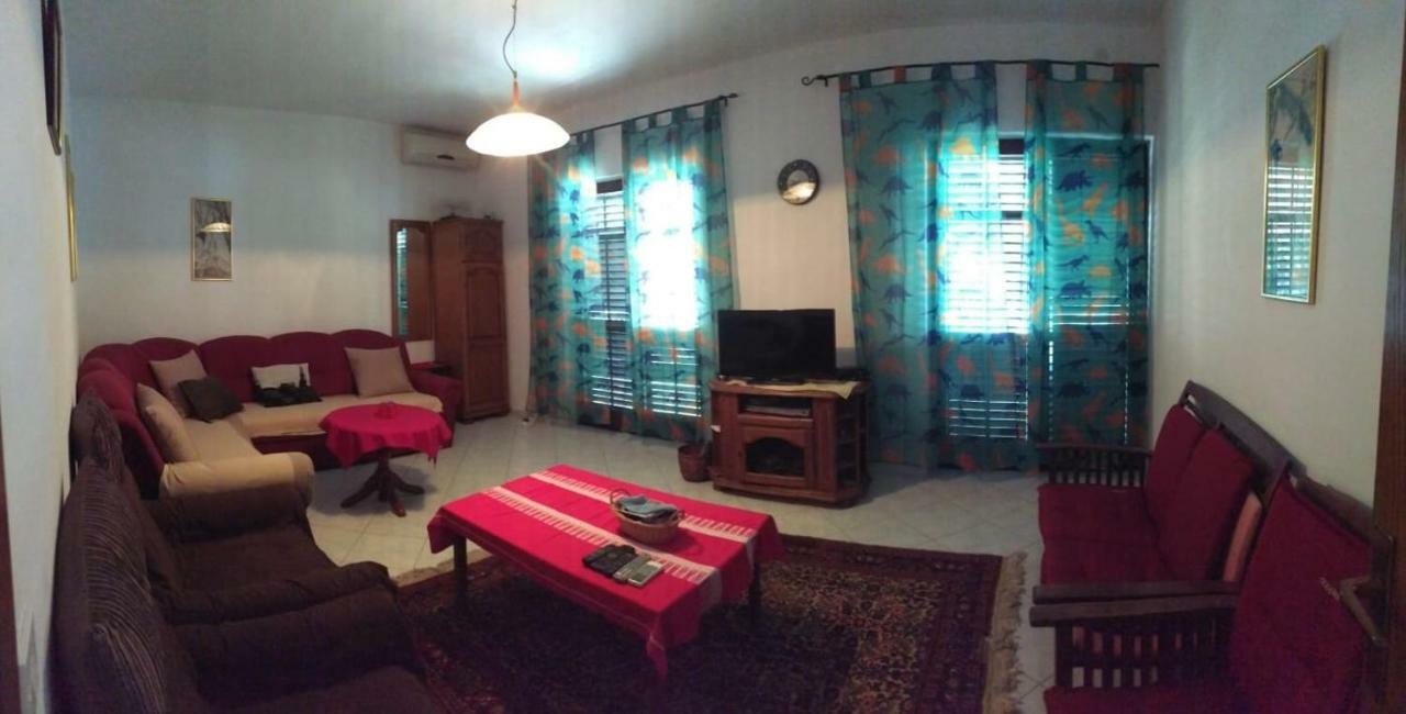Villa Maja โตรกีร์ ภายนอก รูปภาพ